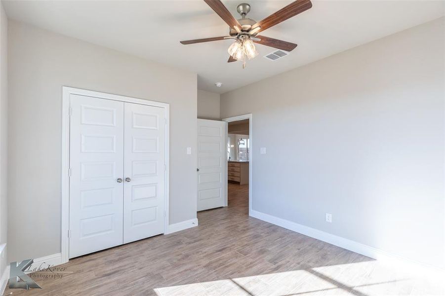 Spacious, unfurnished interior of a new home in , Abilene (Image 17).