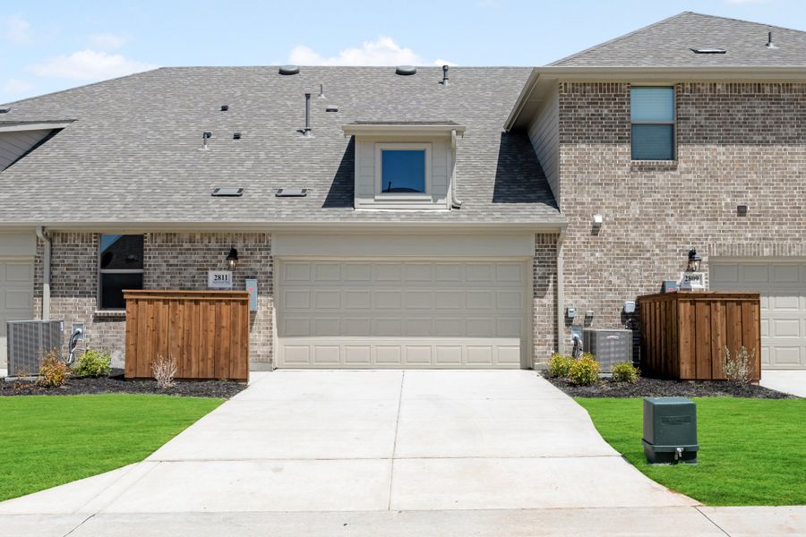 Exterior details and patio area of a home in Woodbridge Villas, Wylie (Image 30).