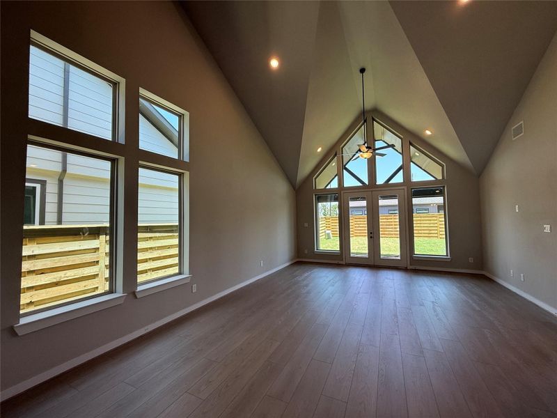 Spacious, unfurnished interior of a new home in Austin Point, Richmond (Image 12).