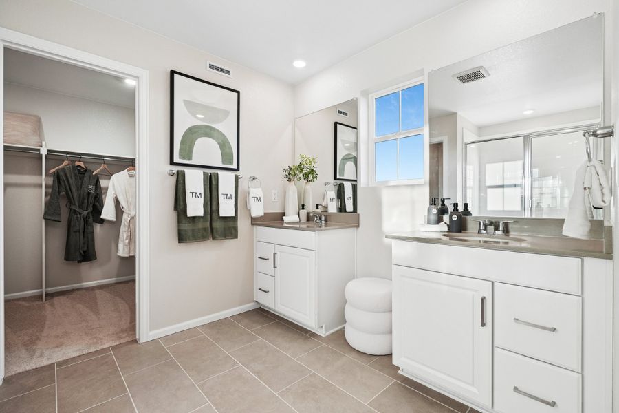 Representative furnished interior of a home built from the Summit by Taylor Morrison in Sugar Creek Alpine, Loveland (Image 18).