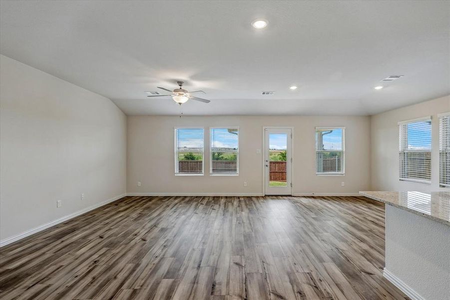 Spacious, unfurnished interior of a new home in Cibolo Hills, Fort Worth (Image 23).