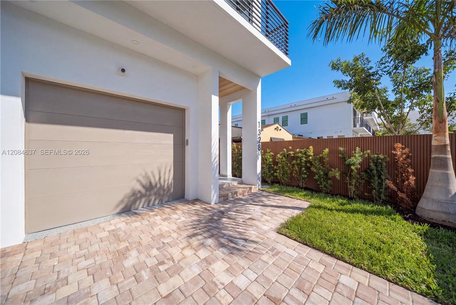 Exterior details and patio area of a home in , Fort Lauderdale (Image 26).