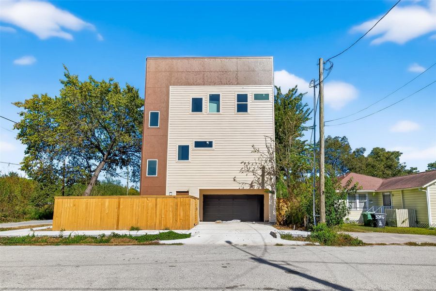 Front exterior of a new home in , Houston, TX, highlighting curb appeal (Image 2). Front exterior of a new home in , Houston, TX, highlighting curb appeal (Image 2).