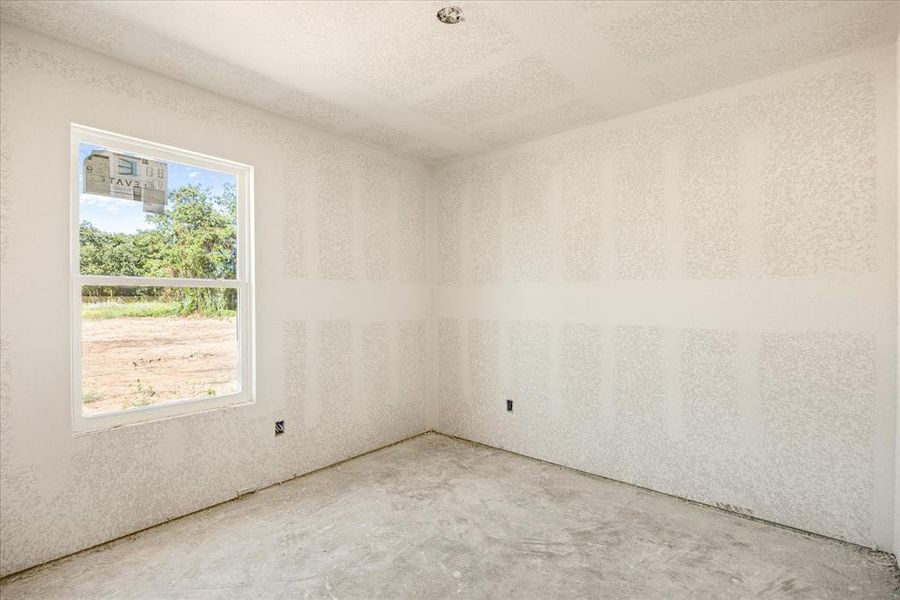 Spacious, unfurnished interior of a new home in , Tolar (Image 14).