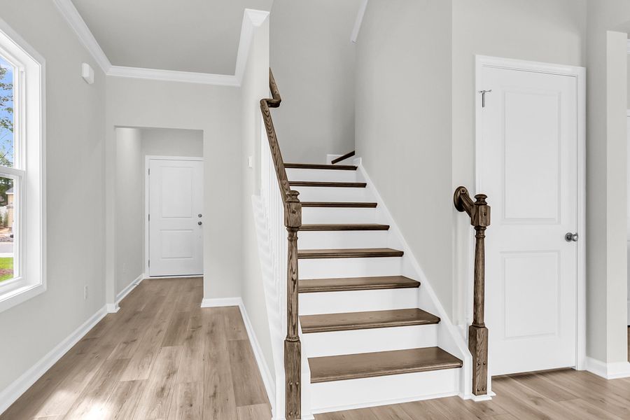 Spacious, unfurnished interior of a new home in Central Creek, Goose Creek (Image 25).