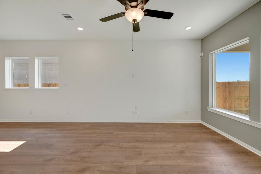 Spacious, unfurnished interior of a new home in The Grand Prairie - Meadow Collection, Hockley (Image 28).