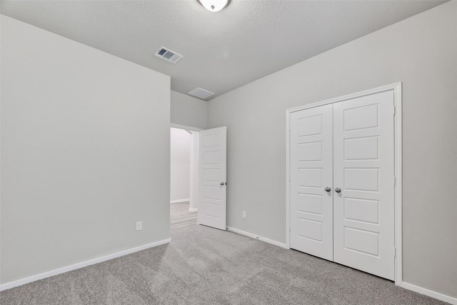 Spacious, unfurnished interior of a new home in Rollingbrook Estates, Baytown (Image 34).