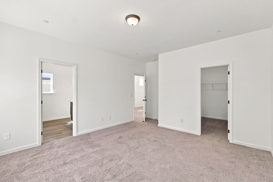 Spacious, unfurnished interior of a new home in Laurelwood Park, Gallatin (Image 23).
