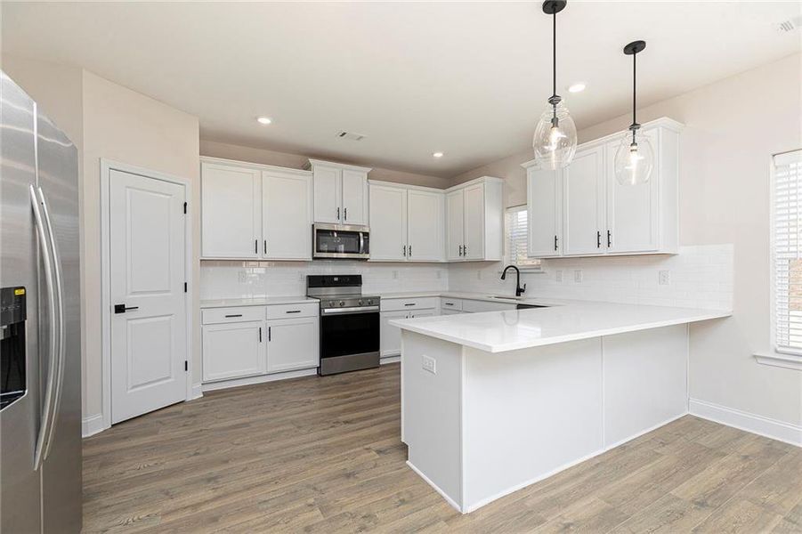 Furnished interior view inside a new home in , Dallas (Image 7).
