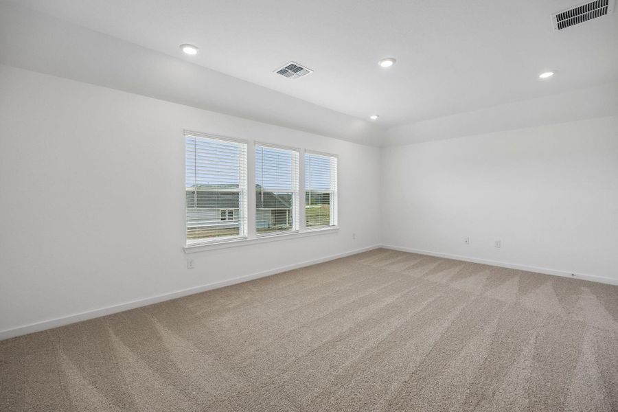 Spacious, unfurnished interior of a new home in Windcress, Cove (Image 27).