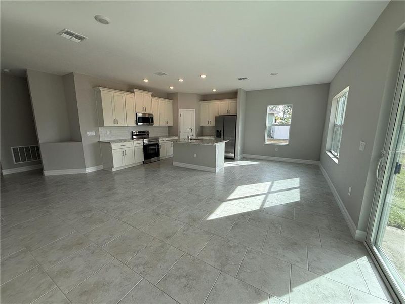 Spacious, unfurnished interior of a new home in , North Port (Image 15).