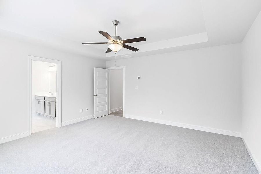 Spacious, unfurnished interior of a new home in Waters Edge, Mansfield (Image 18).