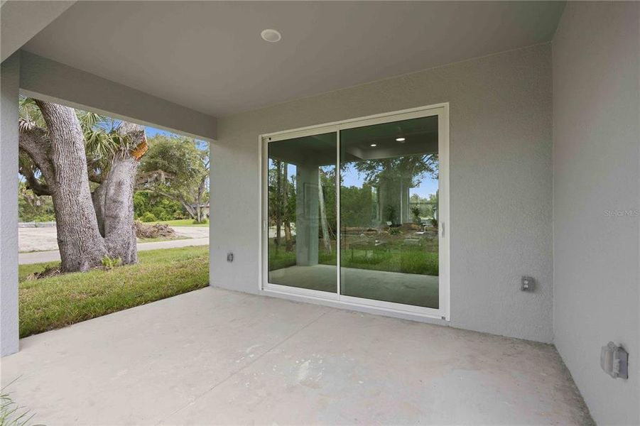Exterior details and patio area of a home in , Port Charlotte (Image 29).