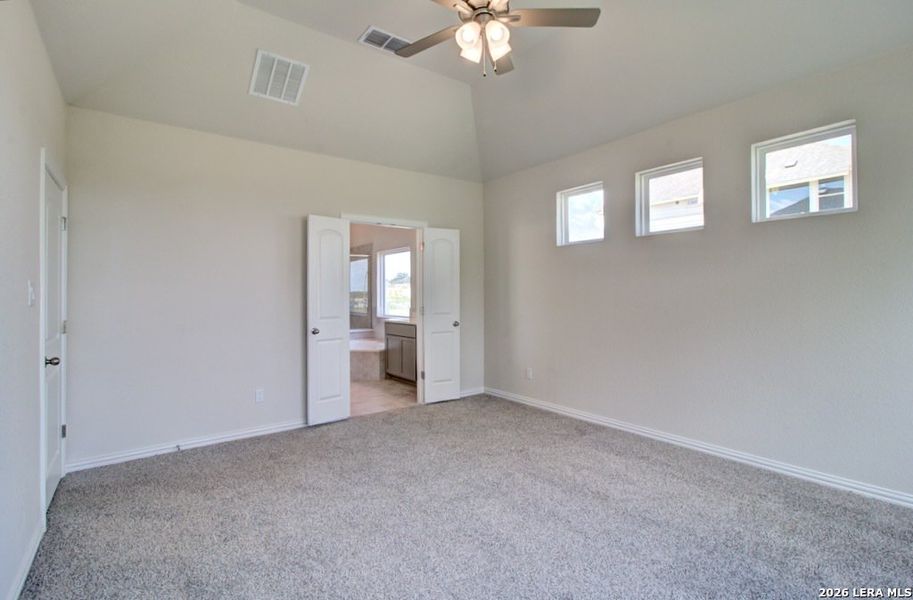 Spacious, unfurnished interior of a new home in The Crossvine, Schertz (Image 21).