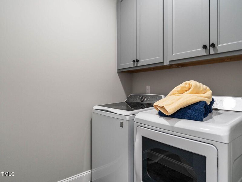 019-1280x960-laundry