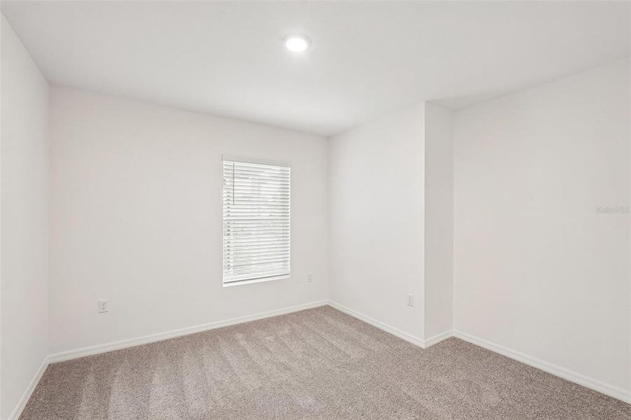 Spacious, unfurnished interior of a new home in Port Charlotte, Port Charlotte (Image 31).