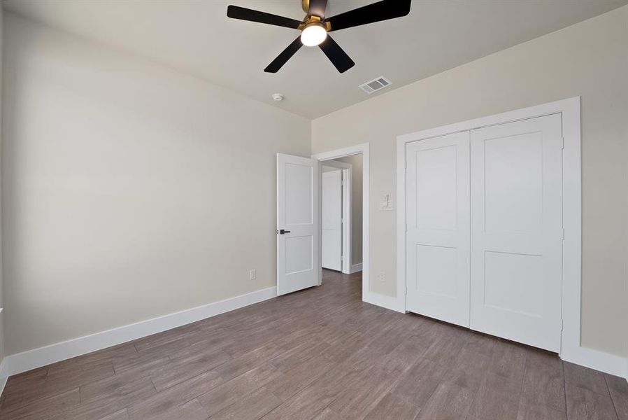 Spacious, unfurnished interior of a new home in , Granbury (Image 28). Spacious, unfurnished interior of a new home in , Granbury (Image 28).