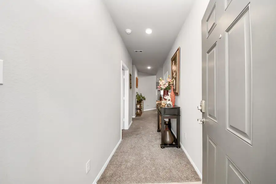 Furnished interior view inside a new home in Sierra Vista, Rosharon (Image 4).