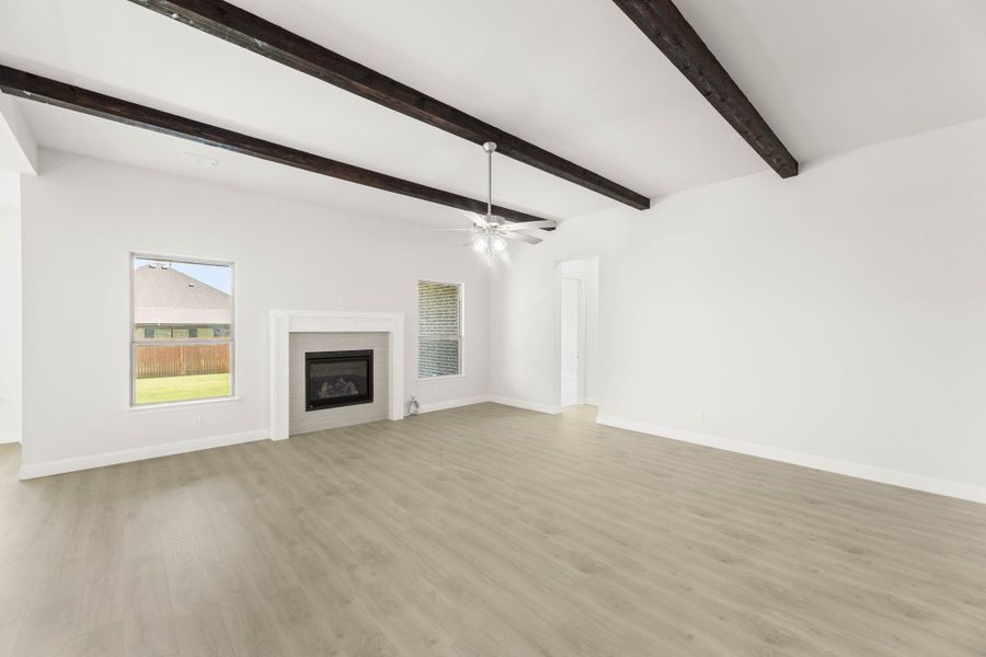 Spacious, unfurnished interior of a new home in Timberbrook, Justin (Image 18).