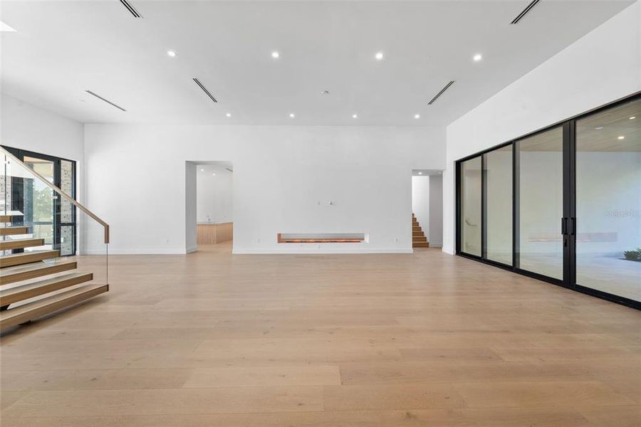 Spacious, unfurnished interior of a new home in , Tampa (Image 50).