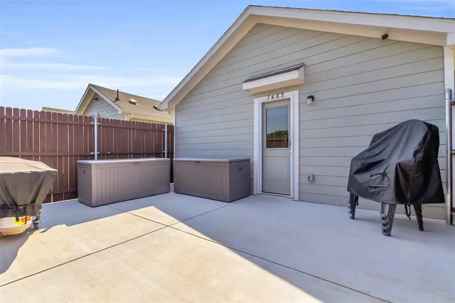 View of patio / terrace with area for grilling