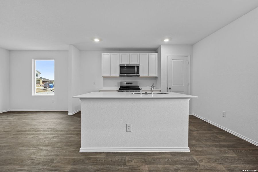 Furnished interior view inside a new home in Avenida, Converse (Image 4).