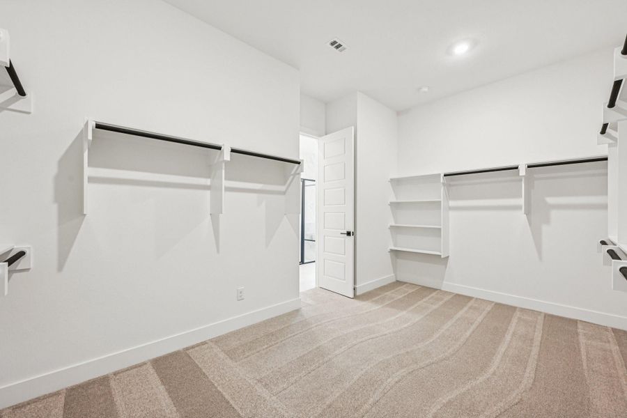 Spacious, unfurnished interior of a new home in Evergreen 60', Conroe (Image 32).