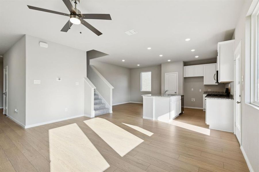 Spacious, unfurnished interior of a new home in AnaCapri, Anna (Image 14).