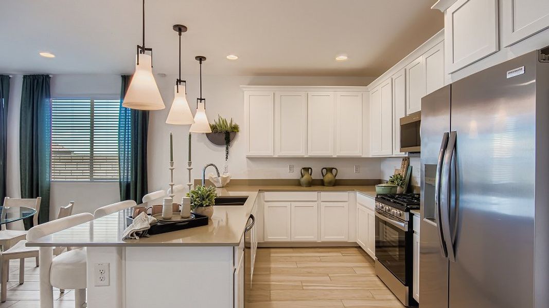 4083 Revoluton Kitchen 2of3 F1 Base2