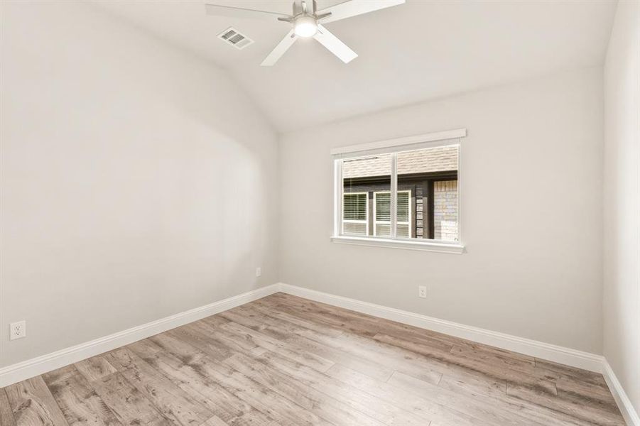 Spacious, unfurnished interior of a new home in Creekview Meadows, Pilot Point (Image 26).