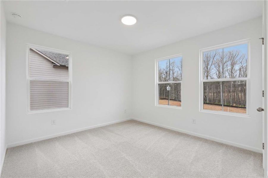 Spacious, unfurnished interior of a new home in The Pointe at Heron Bay, Locust Grove (Image 25).