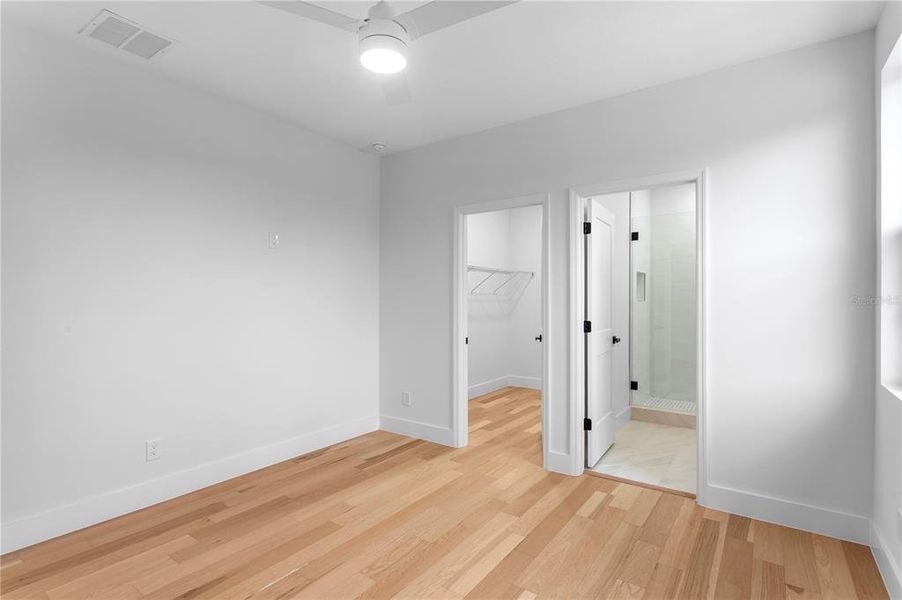 Spacious, unfurnished interior of a new home in , Tampa (Image 22).