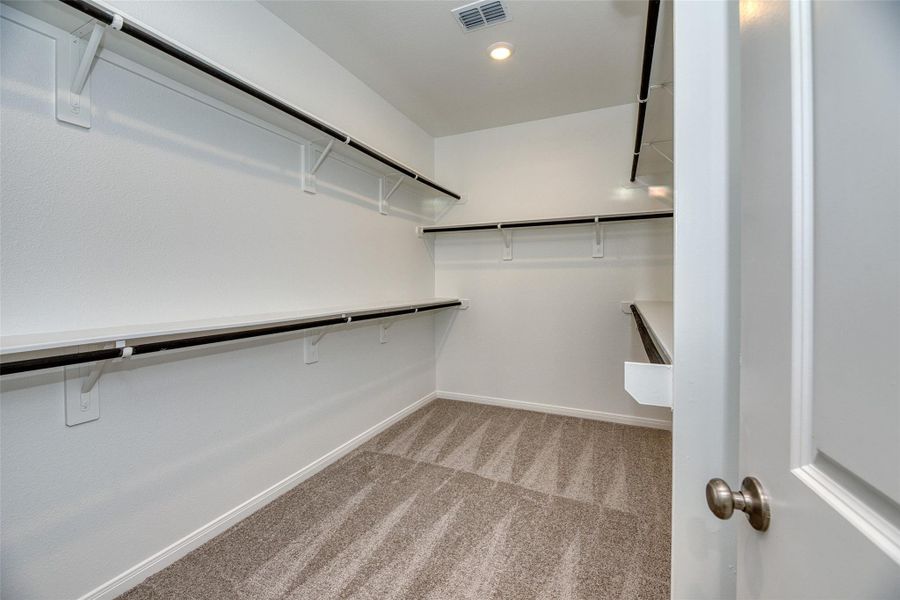 Spacious, unfurnished interior of a new home in , Bonney (Image 34).