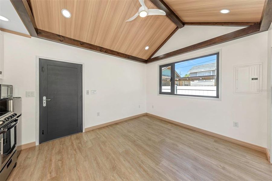 Spacious, unfurnished interior of a new home in , St. Petersburg (Image 49).