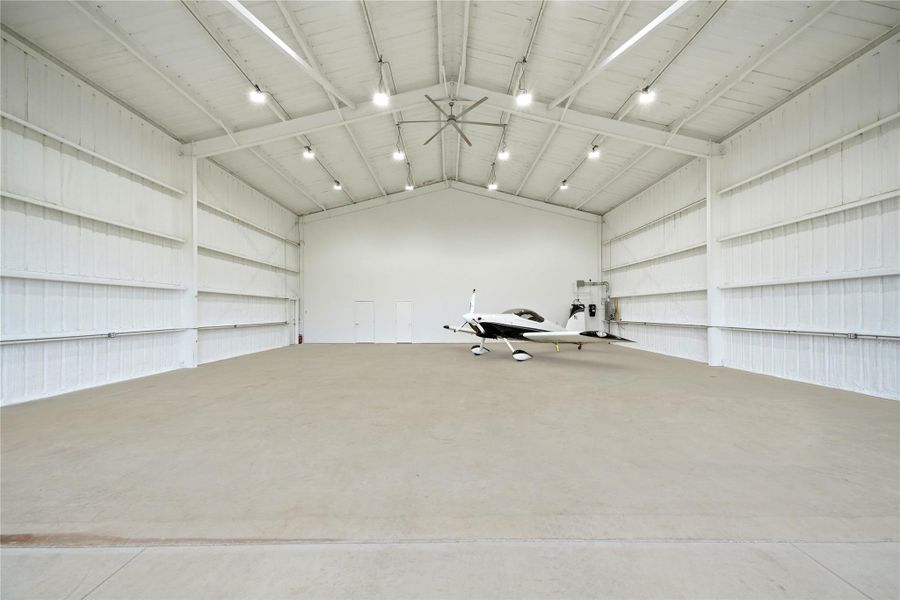 Spacious, unfurnished interior of a new home in , Frankston (Image 21).