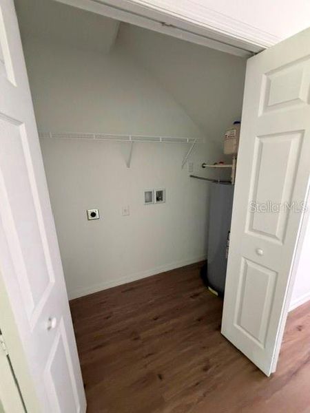 Spacious, unfurnished interior of a new home in , Bradenton (Image 8).