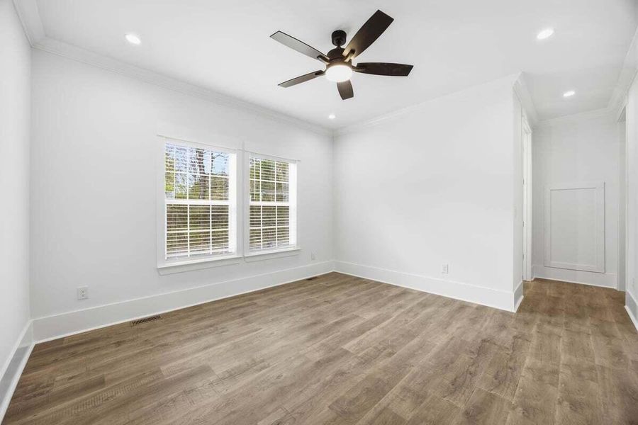 Spacious, unfurnished interior of a new home in , North Charleston (Image 18).