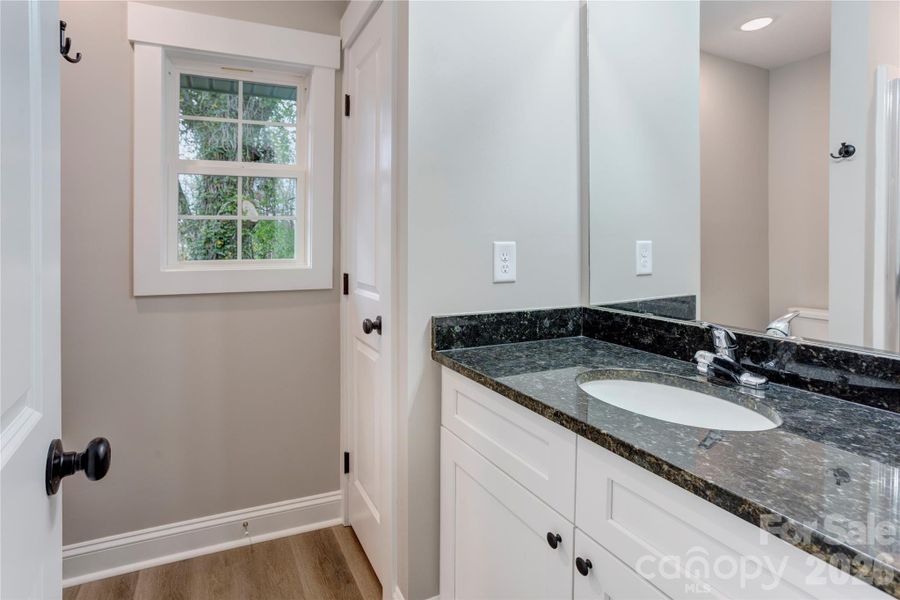 Image 18 of a home in .