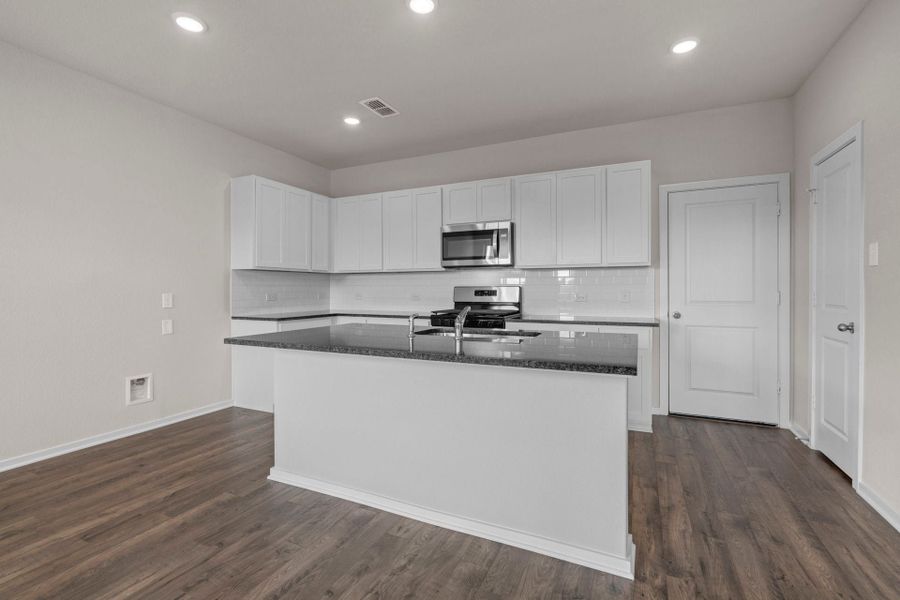 2,257sf New Home in Heartland, TX.  - Slide 13