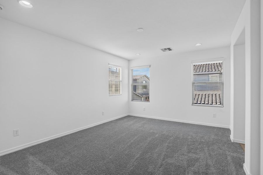 Spacious, unfurnished interior of a new home in Rancho Mercado, Surprise (Image 18).