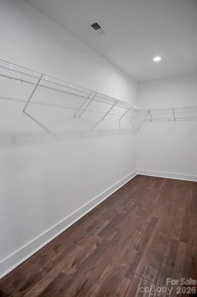 Spacious, unfurnished interior of a new home in , Shelby (Image 20).