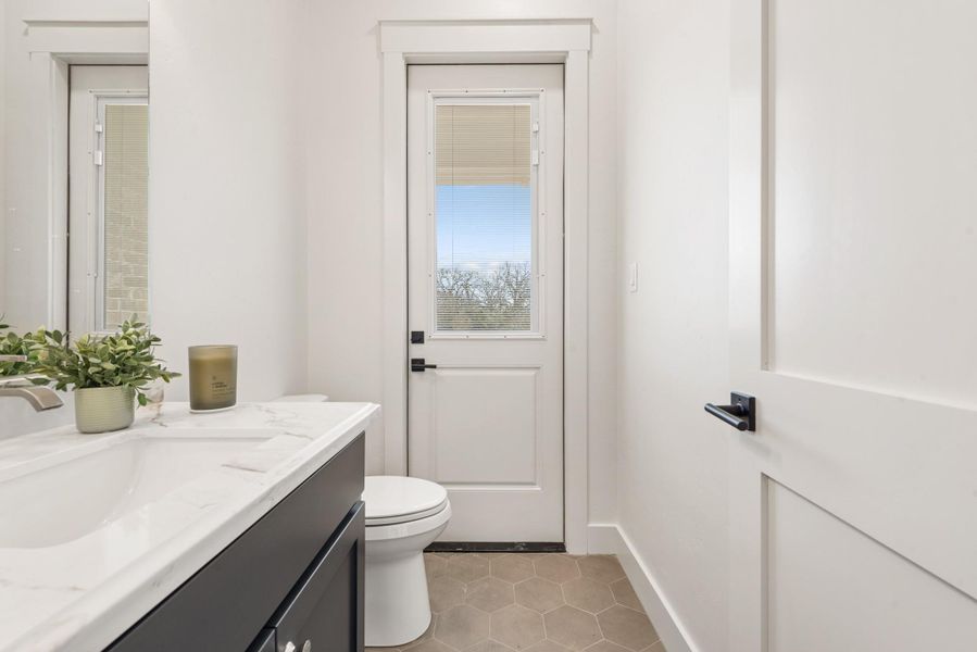 Furnished interior view inside a new home in , Bryan (Image 38).