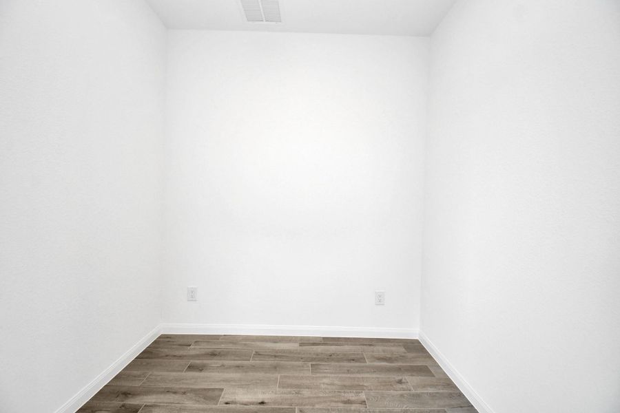 Spacious, unfurnished interior of a new home in Elyson, Katy (Image 19).