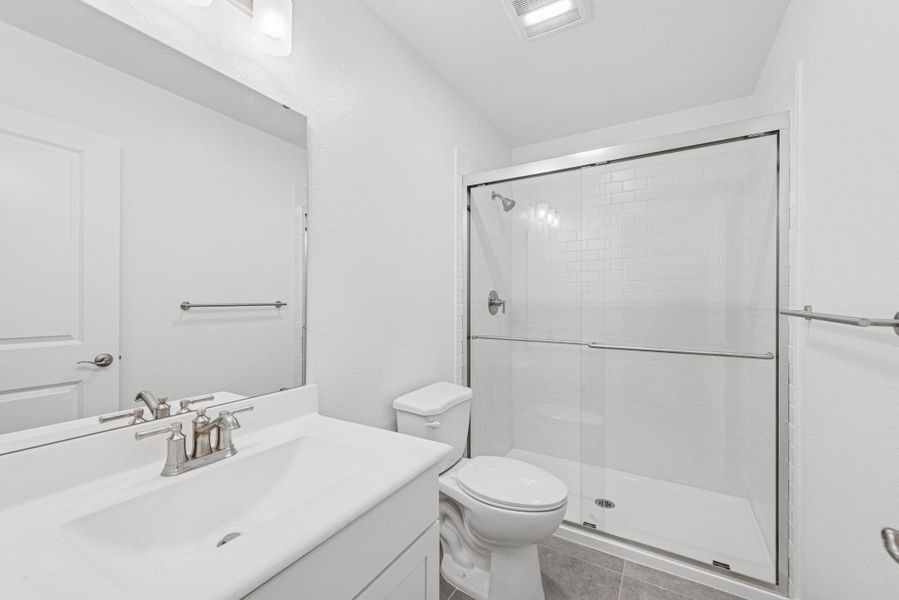 Hall bath (*Photo not of actual home and used for illustration purposes only.)