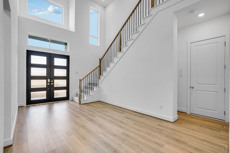 Spacious, unfurnished interior of a new home in Avalon at Cypress, Cypress (Image 18).