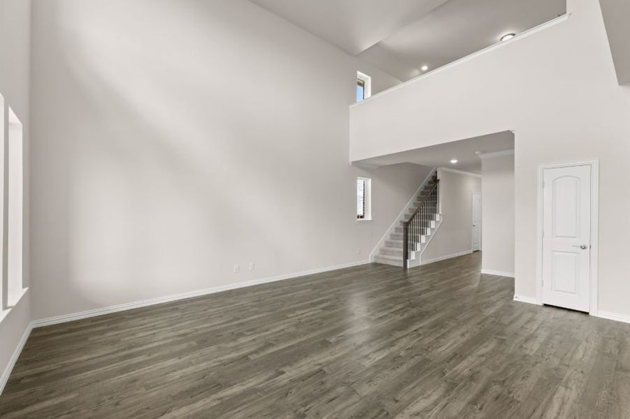 Spacious, unfurnished interior of a new home in Creekside, Royse City (Image 35).