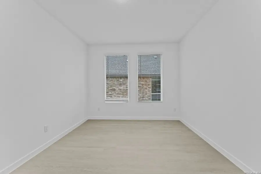 Spacious, unfurnished interior of a new home in Brookmill, San Antonio (Image 20).