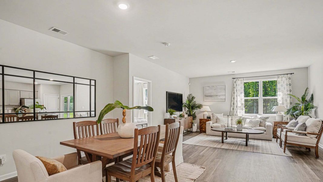 Furnished interior view inside a new home in Winfield Farms, Myrtle Beach (Image 7).