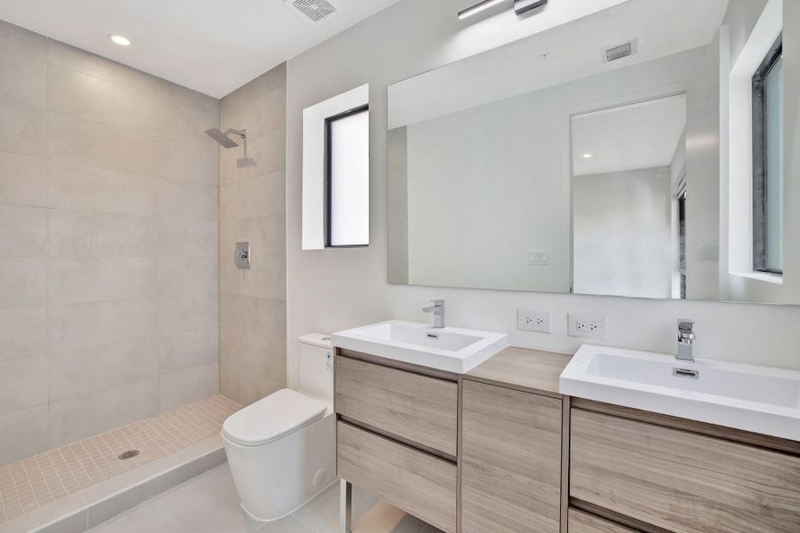 Furnished interior view inside a new home in , Oakland Park (Image 5).