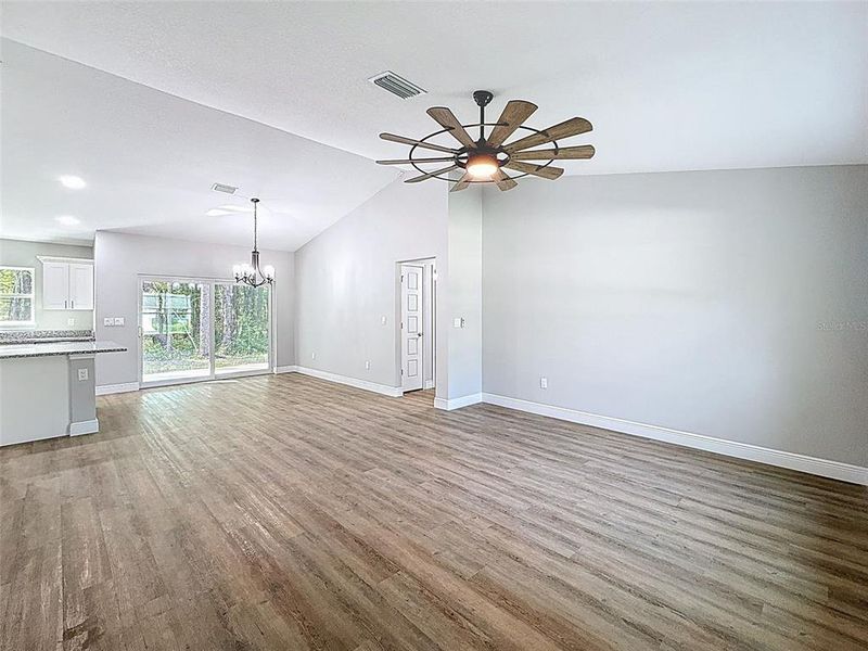 Spacious, unfurnished interior of a new home in , Dunnellon (Image 40).